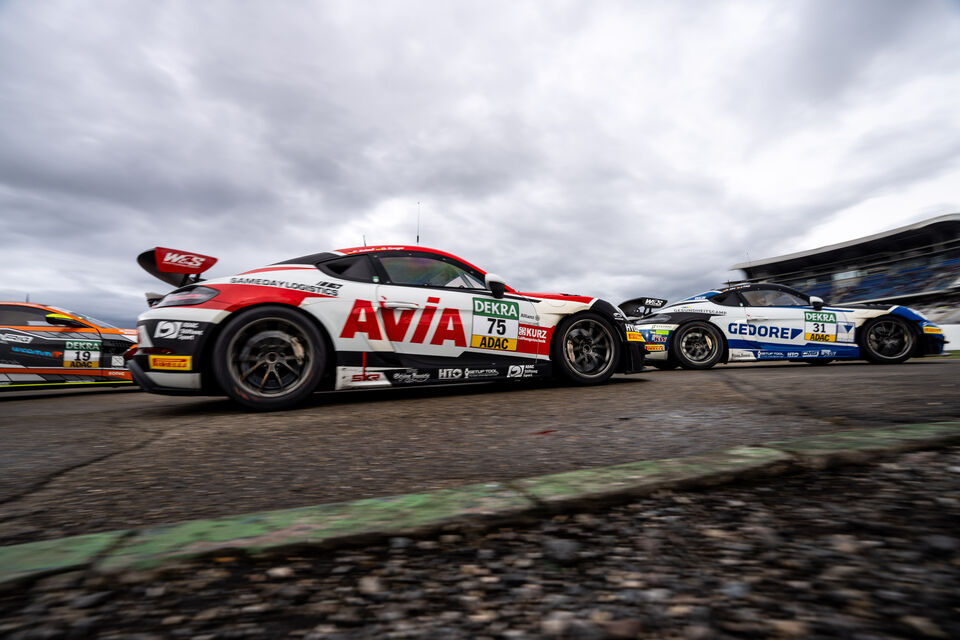 AVIA W&S Motorsport GT4 GER (3)